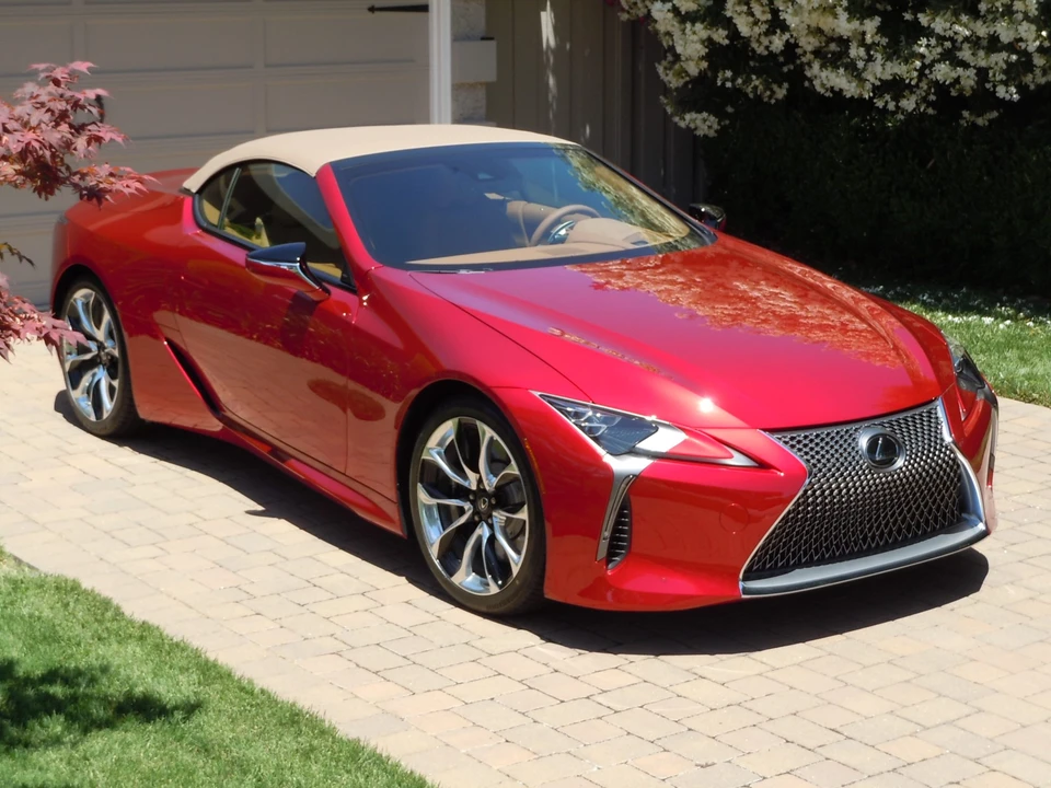 2023 Lexus LC - Image 16 of 31