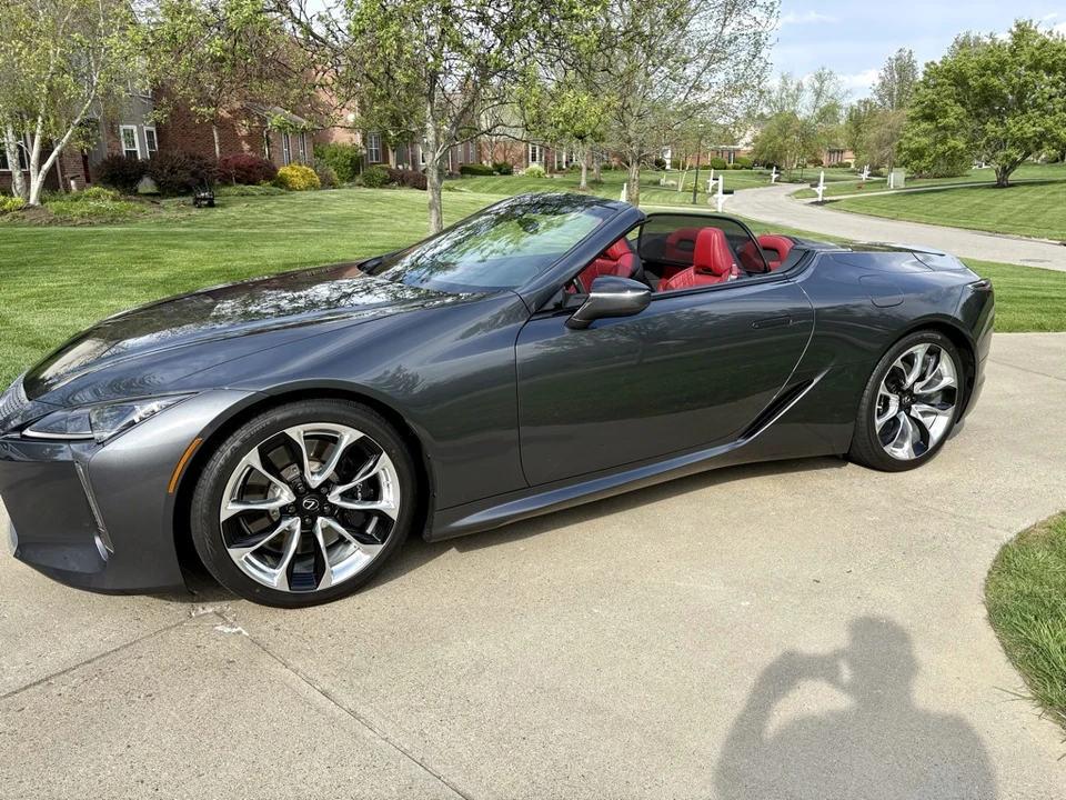 2023 Lexus LC - Image 14 of 31