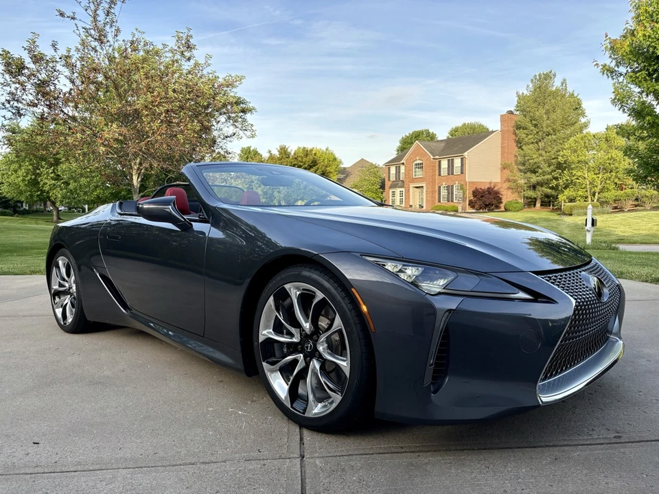 2023 Lexus LC - Image 30 of 31