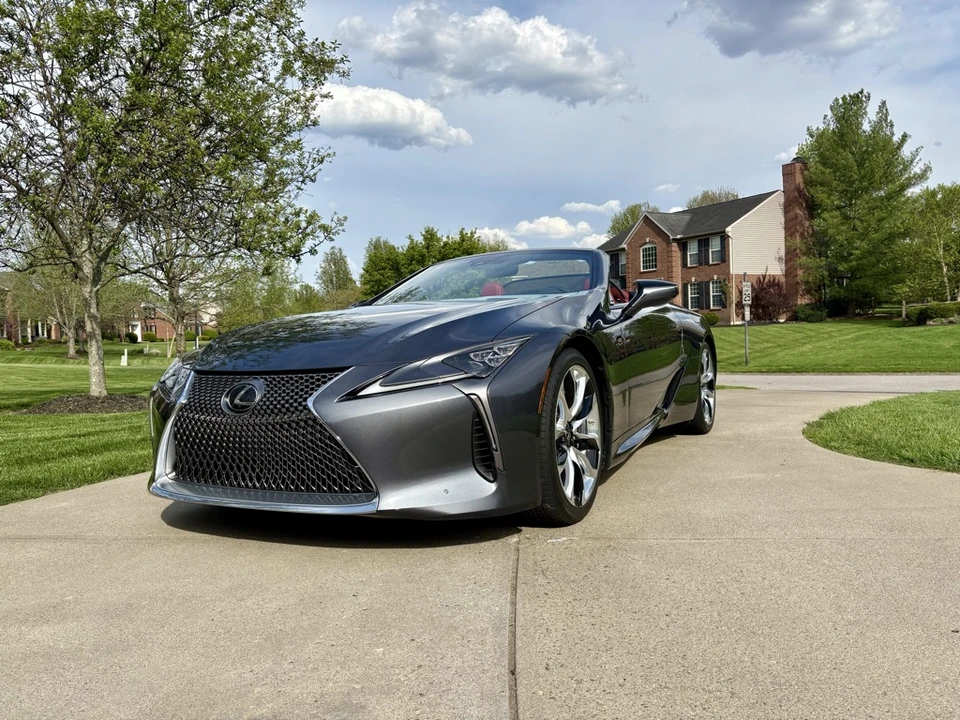2023 Lexus LC - Image 8 of 31