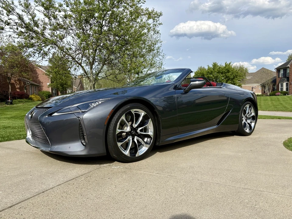 2023 Lexus LC - Image 12 of 31
