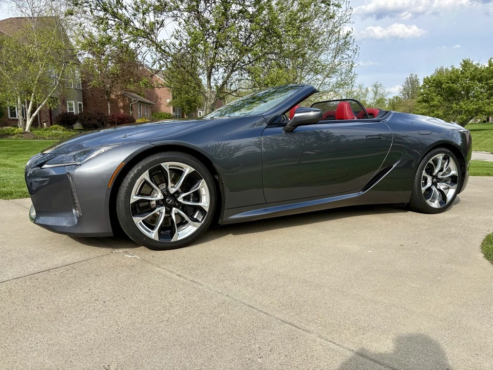 2023 Lexus LC - Image 15 of 31