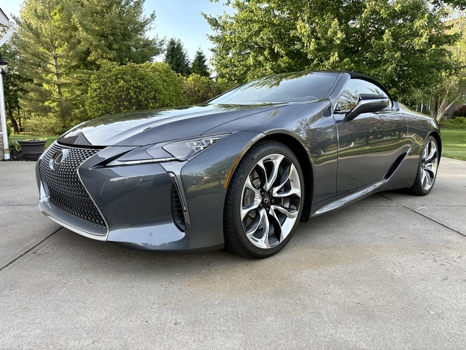 2023 Lexus LC - Image 11 of 31