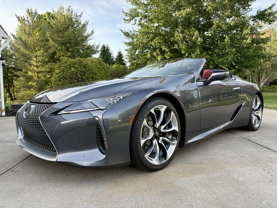 2023 Lexus LC - Image 5 of 31