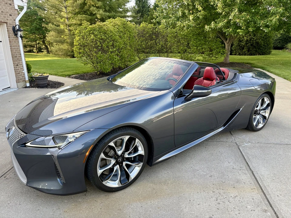 2023 Lexus LC - Image 4 of 31