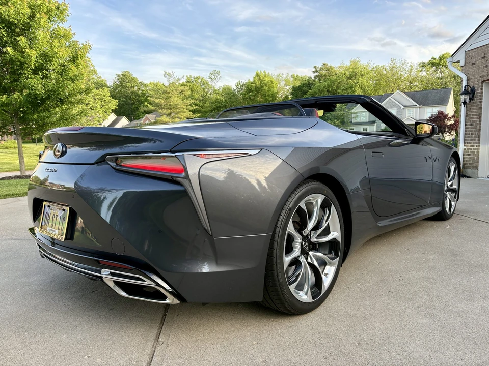 2023 Lexus LC - Image 26 of 31