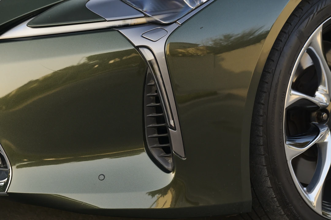 2023 Lexus LC - Image 28 of 31