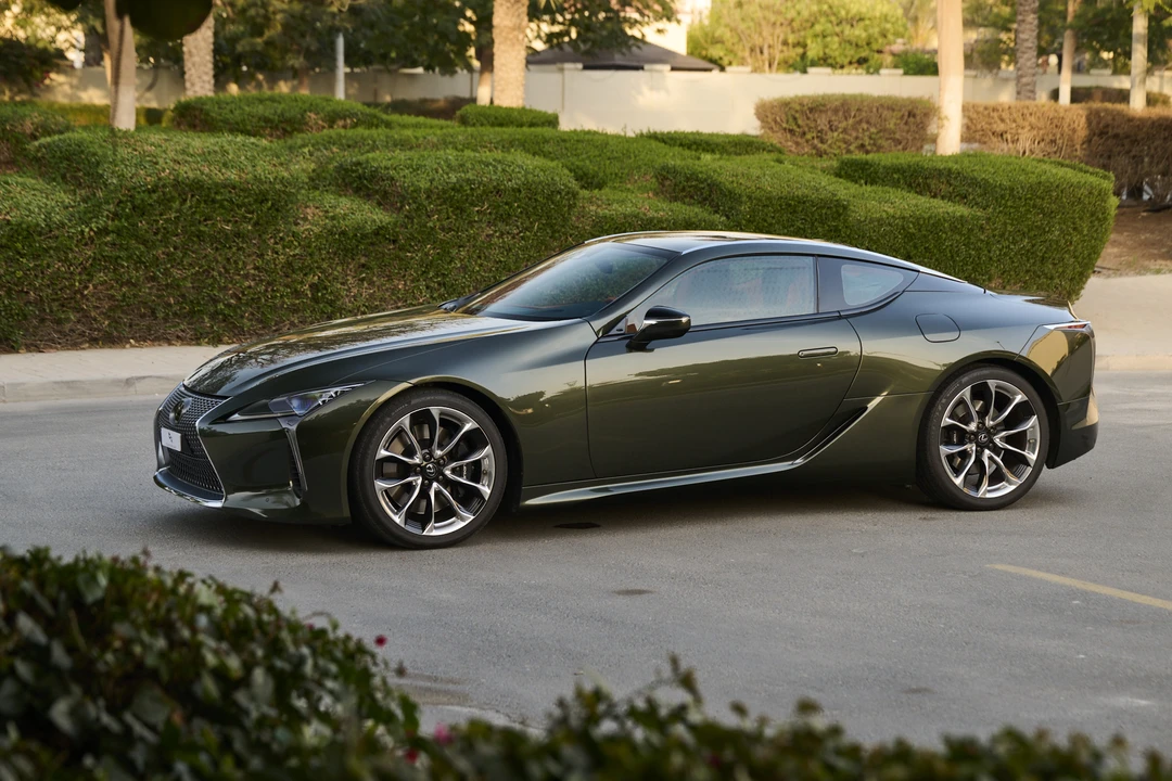 2023 Lexus LC - Image 18 of 31