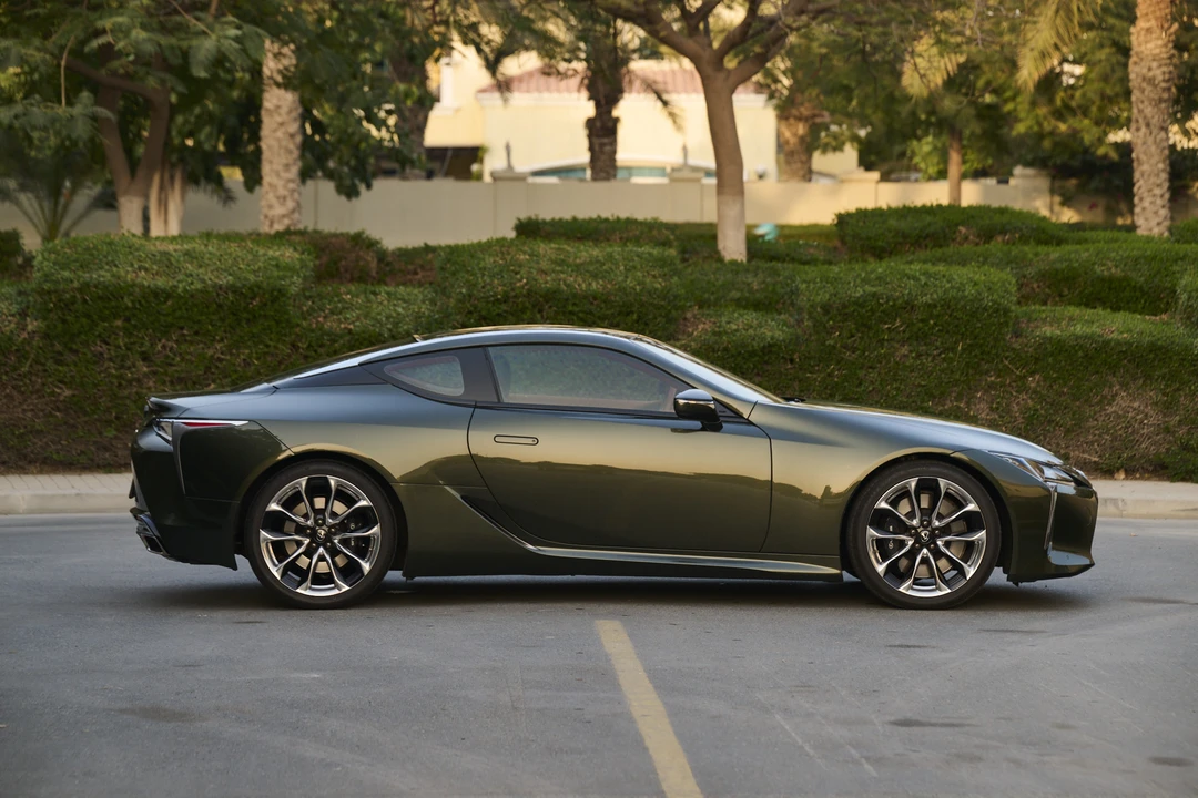 2023 Lexus LC - Image 8 of 31