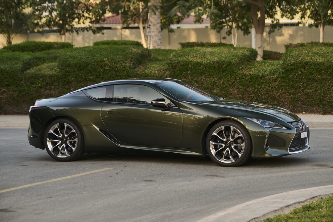 2023 Lexus LC - Image 19 of 31