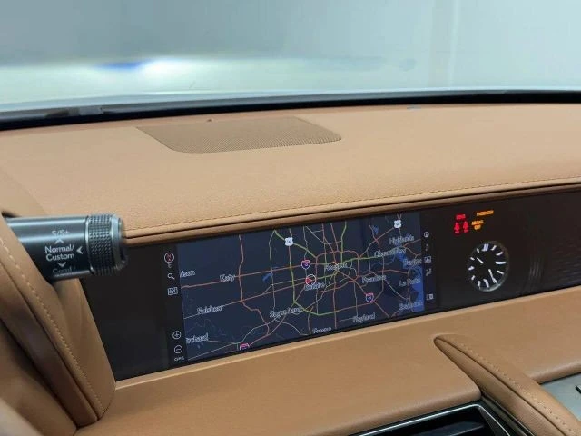 2023 Lexus LC - Image 24 of 31