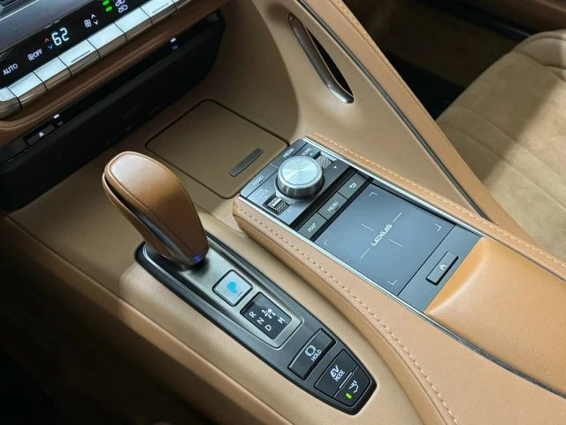 2023 Lexus LC - Image 26 of 31
