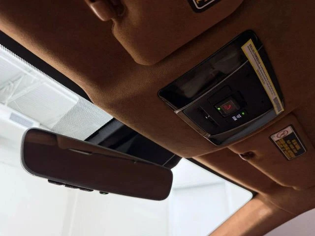 2023 Lexus LC - Image 27 of 31