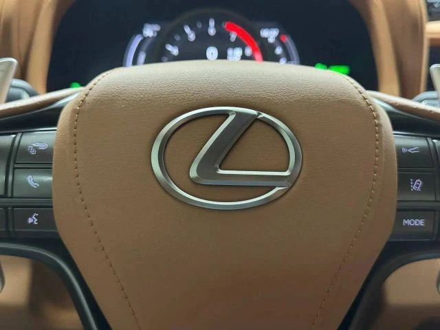 2023 Lexus LC - Image 23 of 31