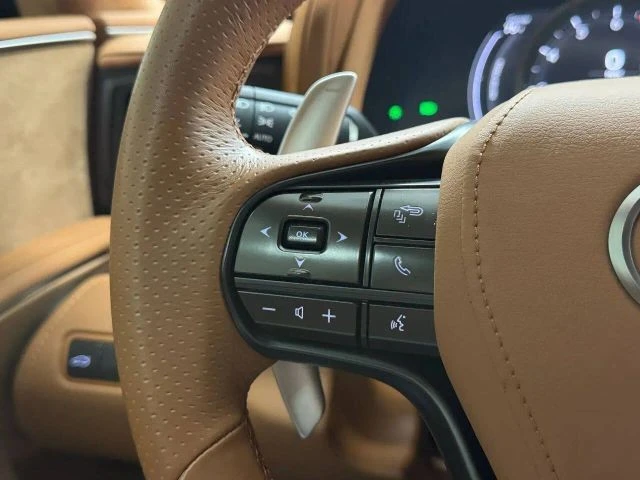 2023 Lexus LC - Image 21 of 31