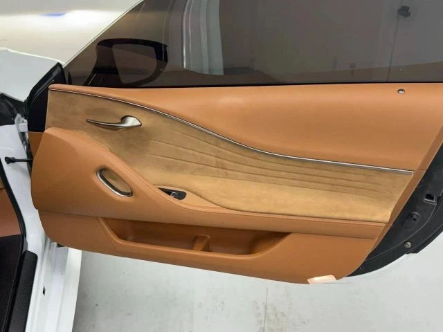 2023 Lexus LC - Image 16 of 31