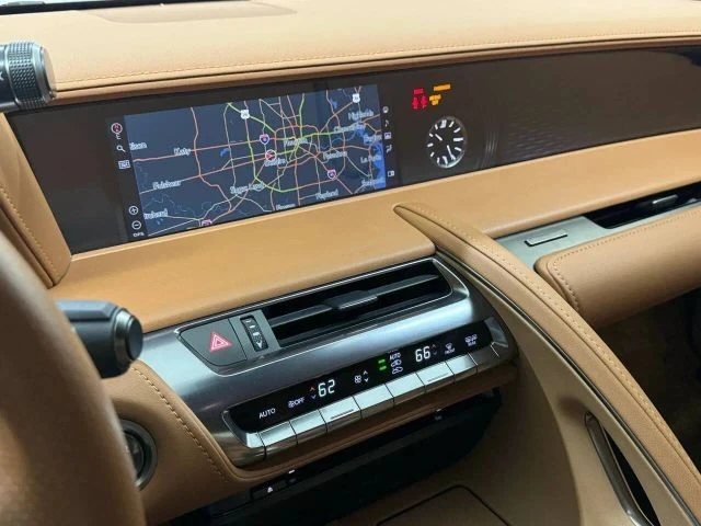 2023 Lexus LC - Image 25 of 31