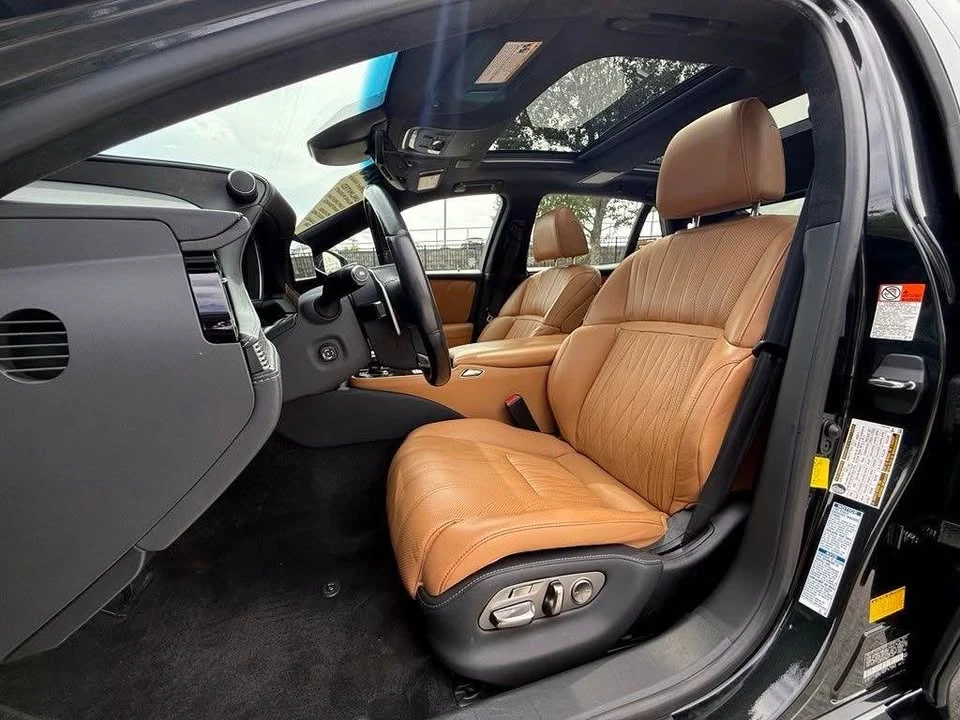 2023 Lexus LS 5th Gen - Image 11 of 17