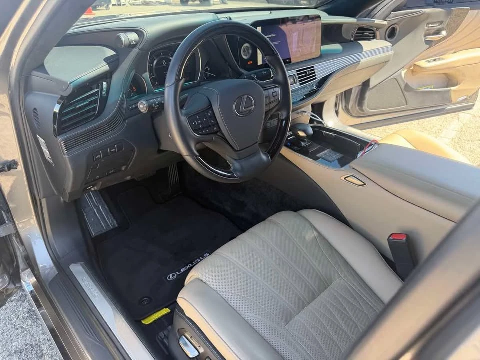 2023 Lexus LS 5th Gen - Image 9 of 20
