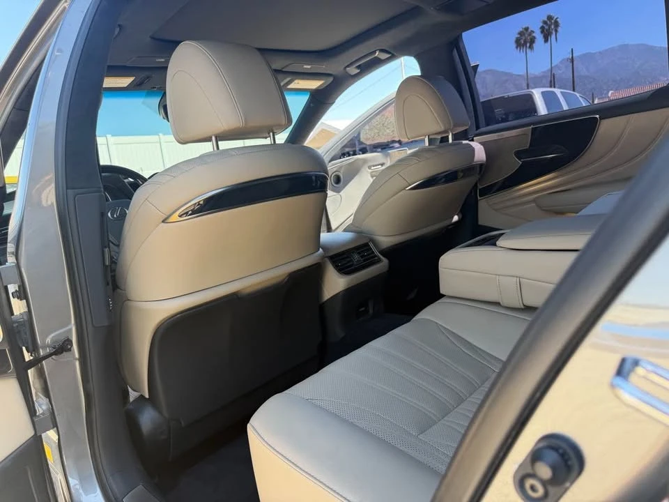 2023 Lexus LS 5th Gen - Image 15 of 20