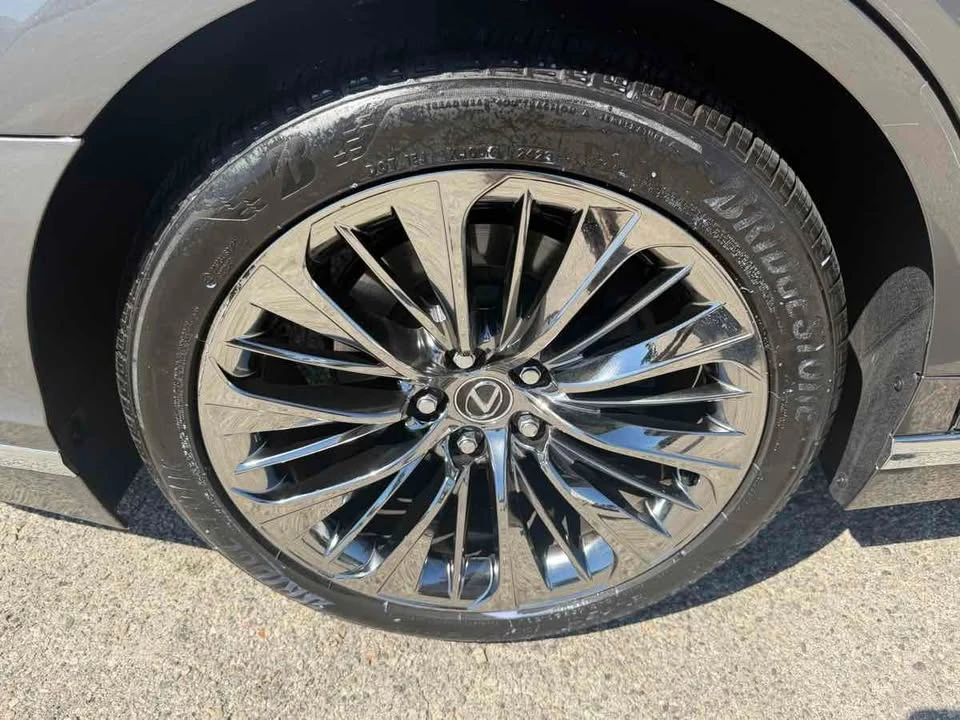 2023 Lexus LS 5th Gen - Image 7 of 20