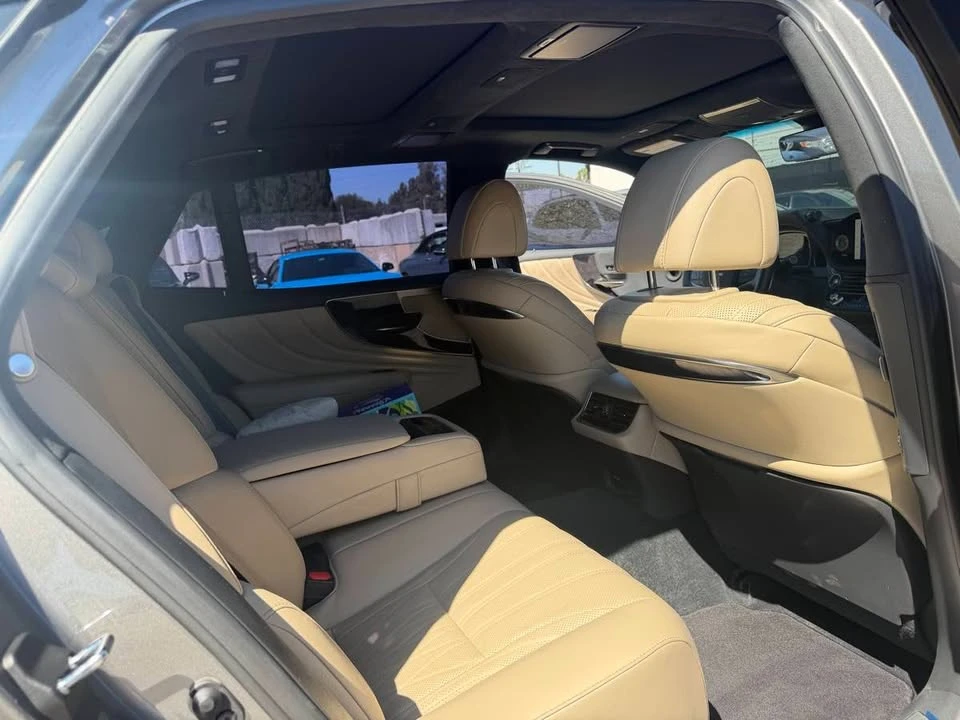 2023 Lexus LS 5th Gen - Image 17 of 20