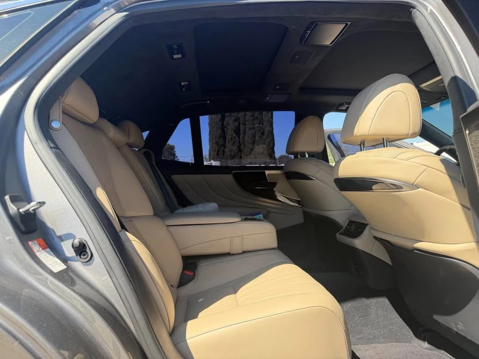 2023 Lexus LS 5th Gen - Image 19 of 20