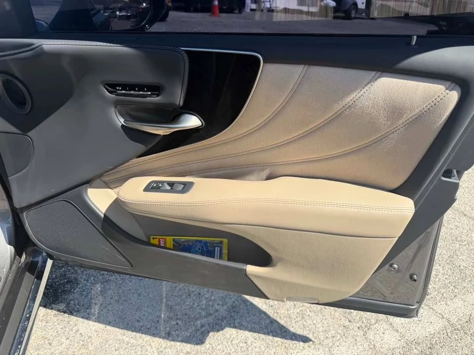 2023 Lexus LS 5th Gen - Image 14 of 20