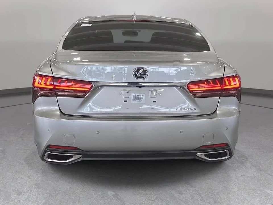 2023 Lexus LS 5th Gen - Image 5 of 9