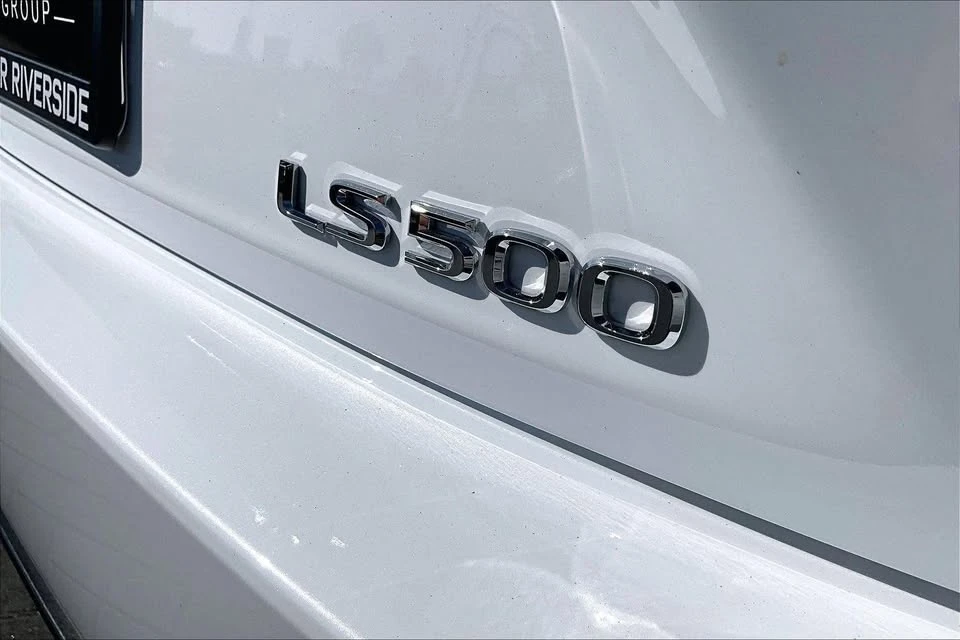 2023 Lexus LS 5th Gen - Image 7 of 19