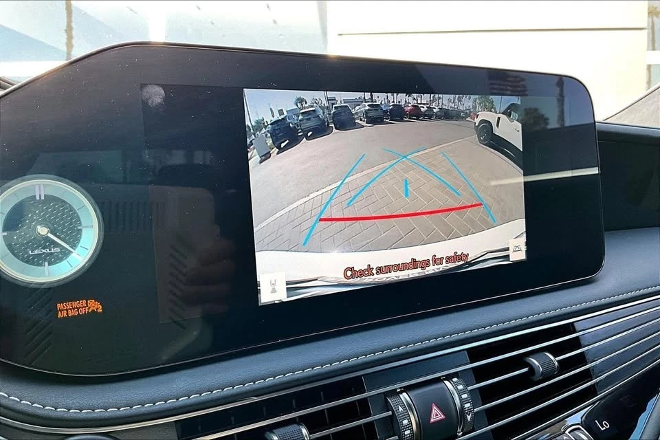 2023 Lexus LS 5th Gen - Image 14 of 19