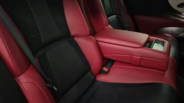 2023 Lexus LS 5th Gen - Image 19 of 20