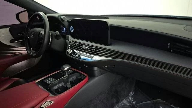 2023 Lexus LS 5th Gen - Image 17 of 20