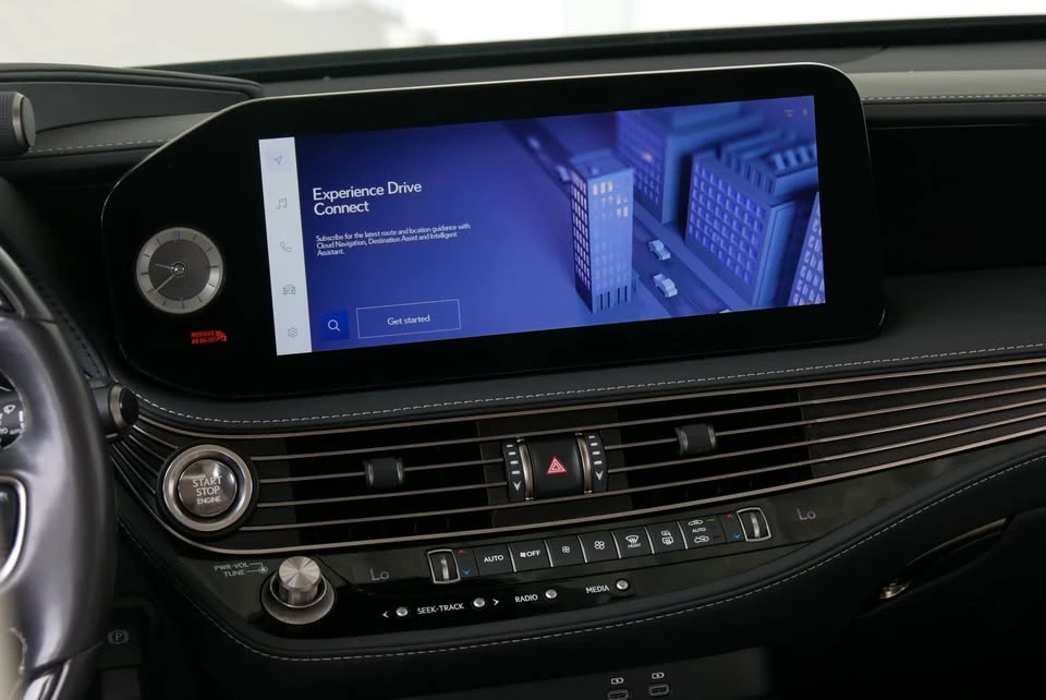 2023 Lexus LS 5th Gen - Image 13 of 20