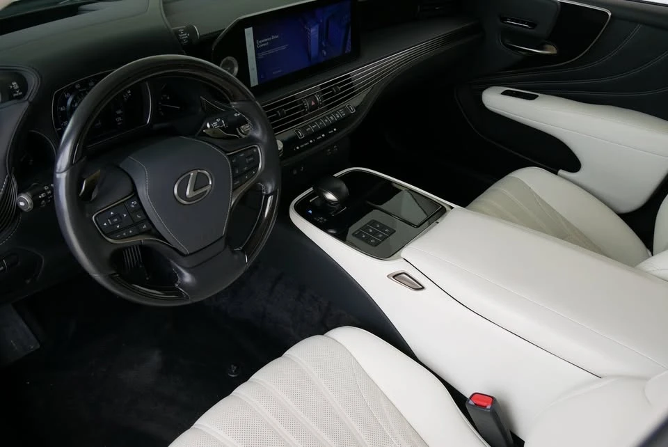 2023 Lexus LS 5th Gen - Image 12 of 20