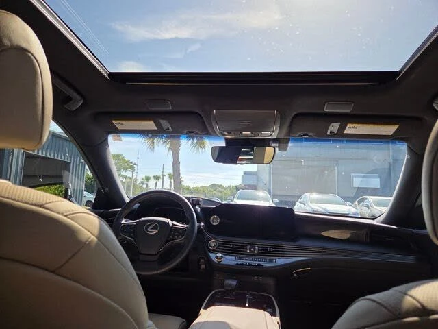 2023 Lexus LS 5th Gen - Image 8 of 10