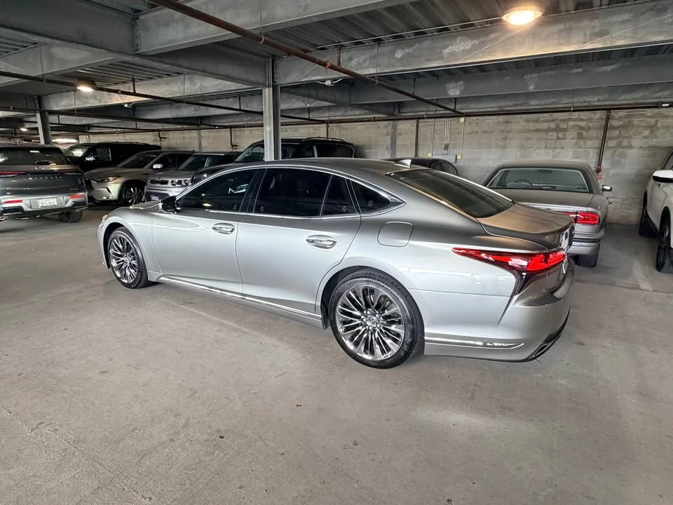 2023 Lexus LS 5th Gen - Image 4 of 15