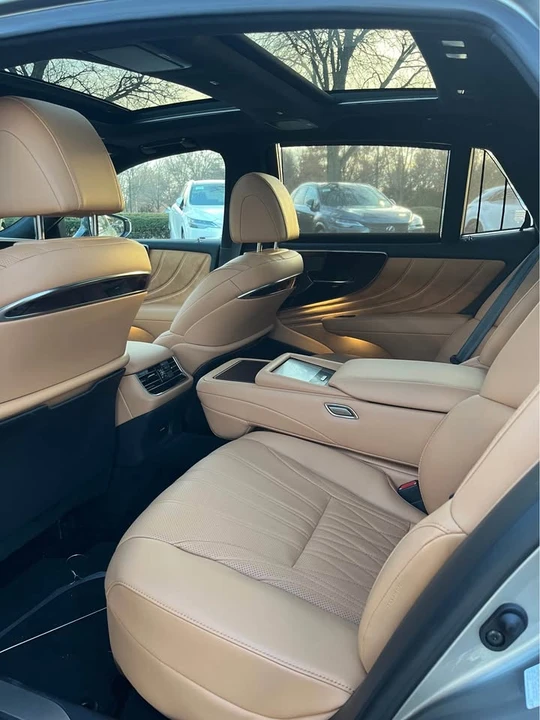 2023 Lexus LS 5th Gen - Image 14 of 20