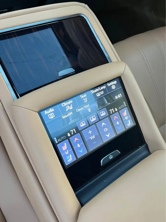 2023 Lexus LS 5th Gen - Image 18 of 20