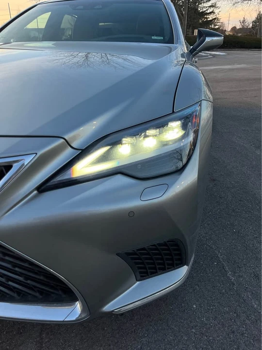 2023 Lexus LS 5th Gen - Image 8 of 20