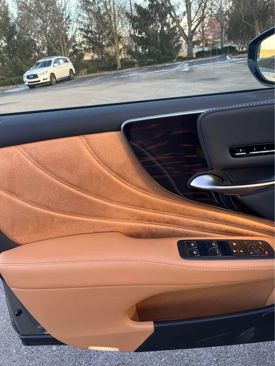 2023 Lexus LS 5th Gen - Image 10 of 20