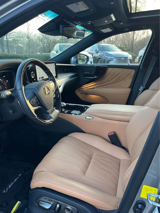 2023 Lexus LS 5th Gen - Image 9 of 20