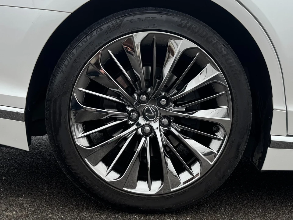 2023 Lexus LS 5th Gen - Image 12 of 12
