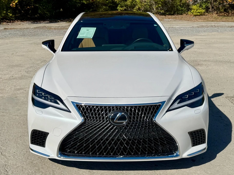 2023 Lexus LS 5th Gen - Image 5 of 12