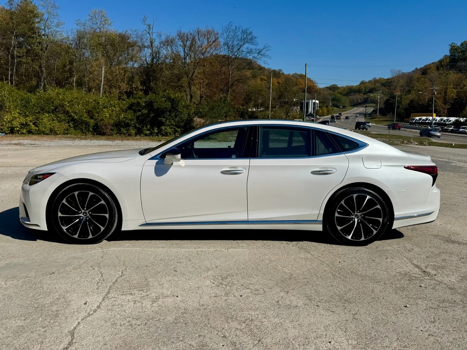 2023 Lexus LS 5th Gen - Image 8 of 12