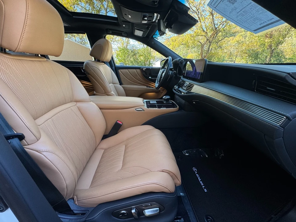 2023 Lexus LS 5th Gen - Image 21 of 21