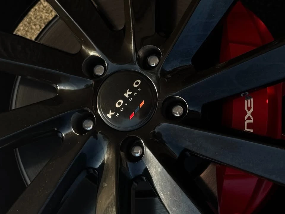 2023 Lexus LS 5th Gen - Image 11 of 18