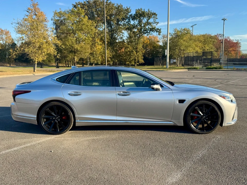 2023 Lexus LS 5th Gen - Image 8 of 12