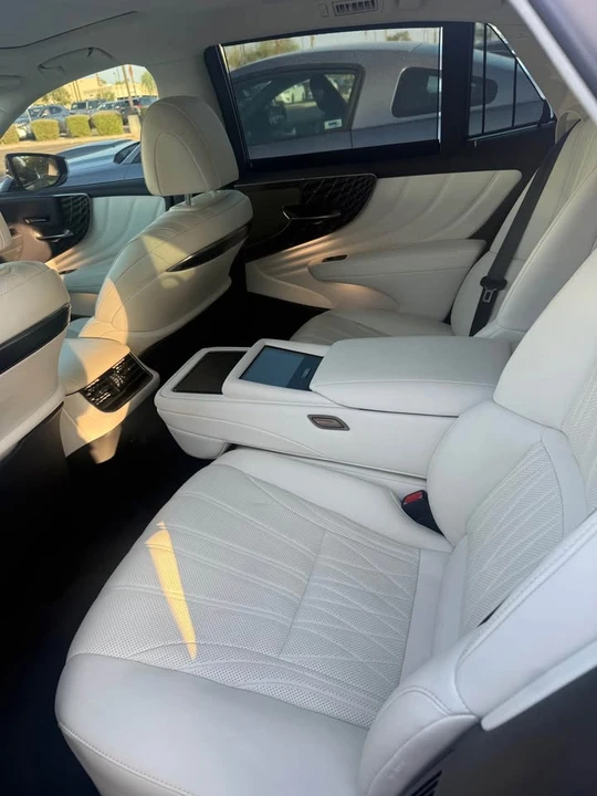 2023 Lexus LS 5th Gen - Image 5 of 11