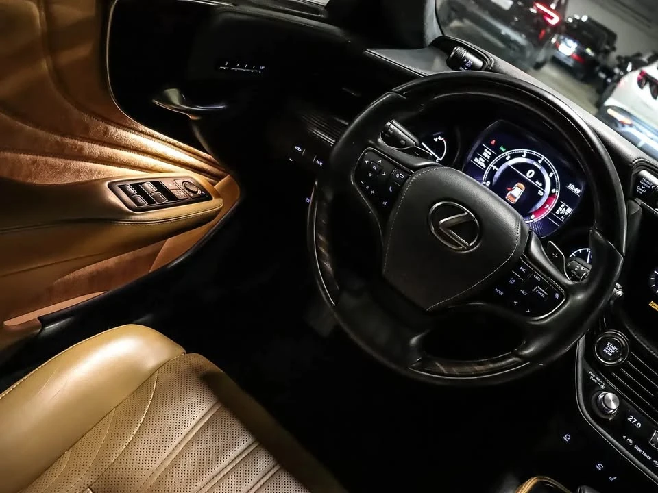 2023 Lexus LS 5th Gen - Image 12 of 20